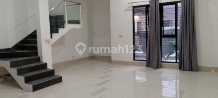 Rumah Dijual Cepat, Lokasi Strategis; Dekat Akses Tol, MRT, Pim, Rs, Pusat Bisnis,Dll di Radio Dalam, Kebayoran Baru, Jakarta Selatan Rumah Dijual Cepat, Lokasi Strategis; Dekat Akses Tol, MRT, Pim, Rs, Pusat Bisnis,Dll di Radio Dalam, Kebayoran Baru, Jakarta Selatan