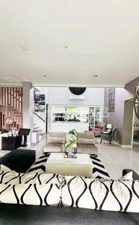 Rumah Bagus Di Taman Senayan Bintaro Jaya Sektor 9
