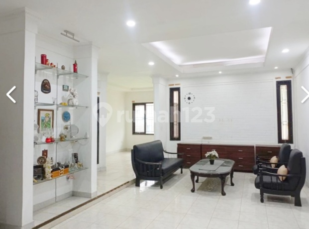 House in a Strategic Location, Close to Toll Access; MRT, Business/Office Center, also on Gaharu Street, Cipete, South Jakarta. House in a Strategic Location, Close to Toll Access; MRT, Business/Office Center, also on Gaharu Street, Cipete, South Jakarta.