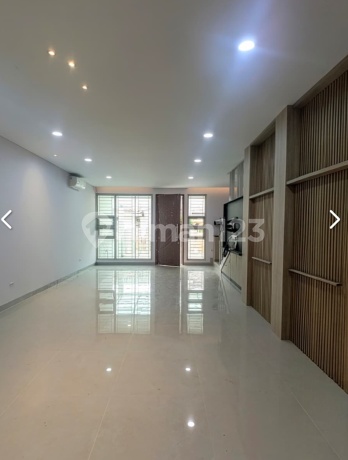 For sale, quick!! Strategic Location; Near Toll Access; MRT Station; Mall, Hospital, School, etc. In Radio Dalam, Kebayoran Baru, South Jakarta. For sale, quick!! Strategic Location; Near Toll Access; MRT Station; Mall, Hospital, School, etc. In Radio Dalam, Kebayoran Baru, South Jakarta.