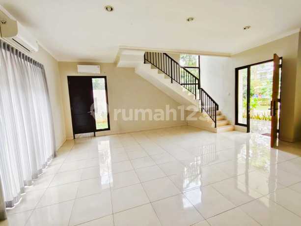 Turun Harga !!! Rumah View Taman, Hoek, Hanya 5 Menit Menuju Pintu Tol, Stasiun, Mall, Rspib, Dll Di Discovery Di Discovery Terra, Bintaro Jaya Sektor 9