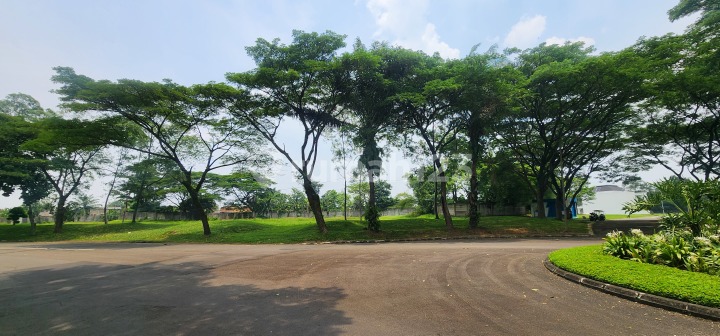Negotiable Until Deal is Done !! 678m2 Corner Lot in Suvarna Padi