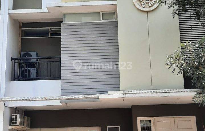 Dijual Rumah Cantik 3½lt Di Gading Lavender, Kelapa Gading