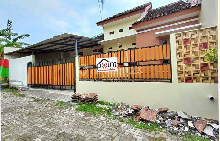 Rumah Cantik Di Cluster Dekat Taman Jayawijaya Mojosongo 