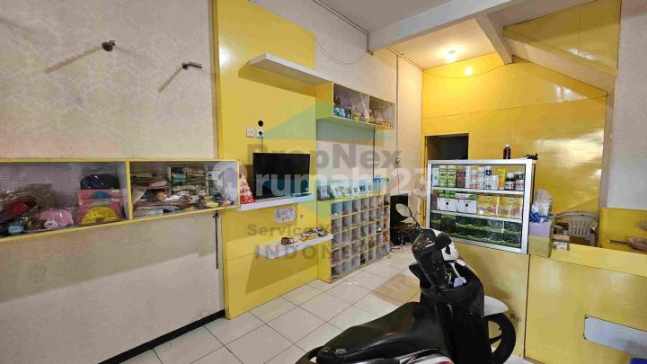 Well-Maintained Graha Kota Sidoarjo 2-Story Shop House Ready to Use Well-Maintained Graha Kota Sidoarjo 2-Story Shop House Ready to Use