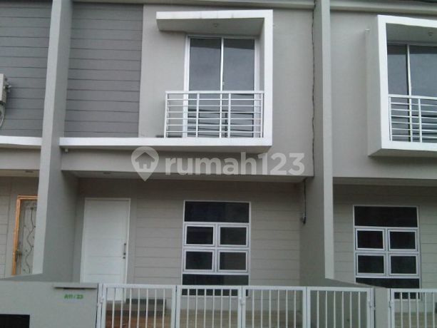 Rumah 2 Lantai Perumahan Dadap Residence