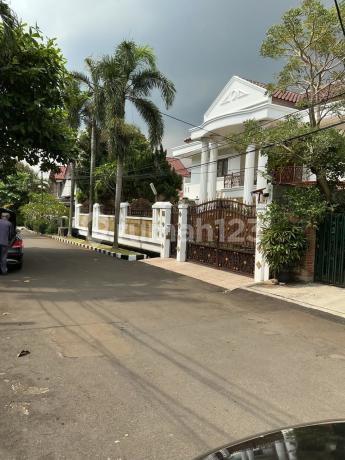 Rumah Cantik di Komplek Elit Rumah Cantik di Komplek Elit