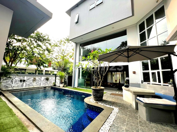 Rumah Rasa Villa Bali, Open Space dengan Private Pool di Fresco Aria BSD City, Dekat Exit Tol.dan Aeon Mall