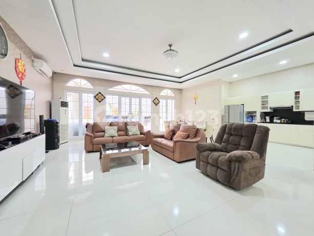 Rumah Mewah American Classic De Maja Bsd City Direct Access Ke Sport Club De. Park Lokasi Strategis Dekat Exit ******** Cbd Bsd, Dekat Dengan Universitas Atmajaya Dan Universitas Prasetya Mulia