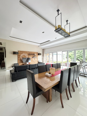 Rumah Mewah Termurah.di De Park Brasia Lebar 18 Backyard Luas Ada Space untuk Swimming Pool , Lokasi Strategis Dekat Exit Tol, Aeon Mall