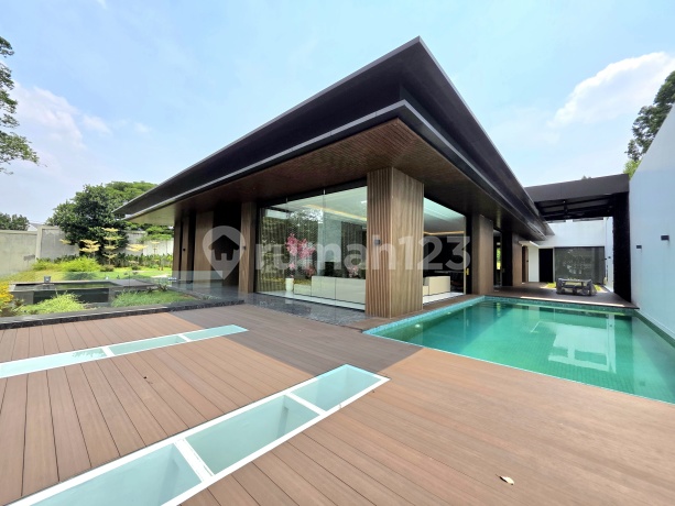 Tropical Modern One Storey Luxurious House With Private Swimming Pool And Spacious Garden De Maja Bsd City, Strategic Location Near Exit Tol And International School Tropical Modern One Storey Luxurious House With Private Swimming Pool And Spacious Garden De Maja Bsd City, Strategic Location Near Exit Tol And International School