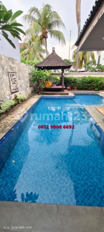 Rumah Hook Ada Kolam Renang Graha Taman Bintaro Sek 9 Tangerang