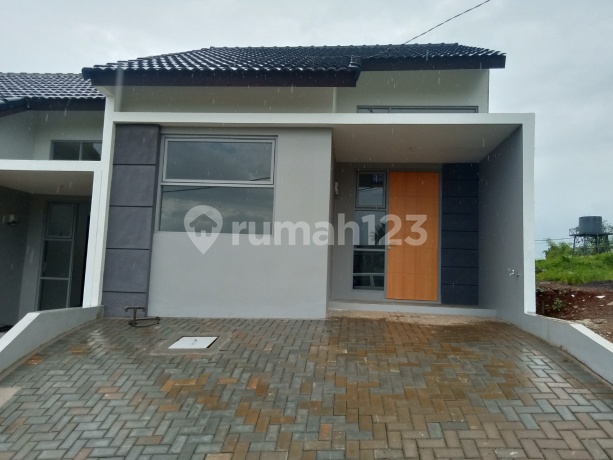 Rumah Baru Istana Regency Jatinangor Bandung