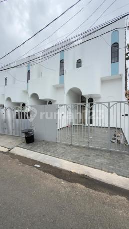 Last Stock Brand New bisa KPR Rumah Santorini Joglo Jakarta Barat