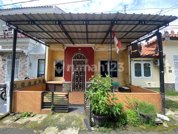 Jual Rugi ! Rumah 2 Lantai di Taman Ubud Kencana Karawaci Jual Rugi ! Rumah 2 Lantai di Taman Ubud Kencana Karawaci