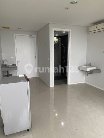 Price, Bu! Studio Type Apartment at Paddington Heights Near Binus