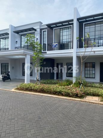 Rumah 2 Lantai Exclusive Tepi Danau Villa Pasir Putih 5 Pik 2