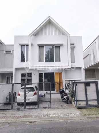 Siap Nego! Rumah 2 Lantai Hadap Lapangan Tenis di Serpong Garden 1 [B1]