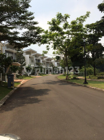 Two-Story House in Grisea Cluster Gading Serpong I, Good and Ready to Occupy Two-Story House in Grisea Cluster Gading Serpong I, Good and Ready to Occupy