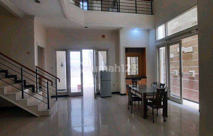 rumah mewah 2 lantai dharmahusada indah surabaya timur siap huni SHM
