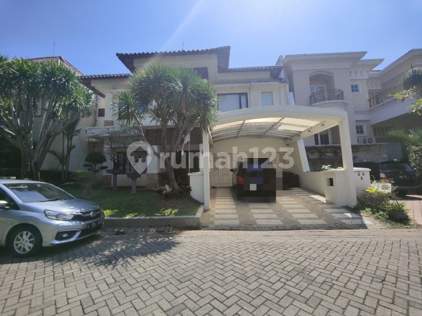 Rumah di laguna regency Pakuwon City Surabaya Rumah di laguna regency Pakuwon City Surabaya