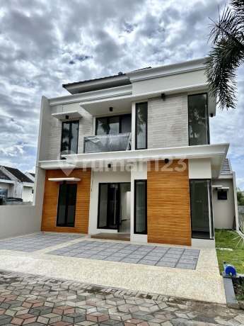 Villa House at Dieng Residence Malang, Free BPHTB, VAT, Near Mog.