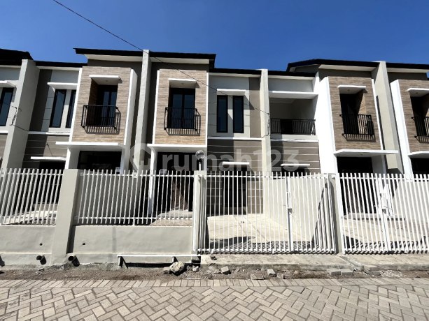 Alana's House in Tambak Oso Near Oerr, Merr, Toll Road Alana's House in Tambak Oso Near Oerr, Merr, Toll Road