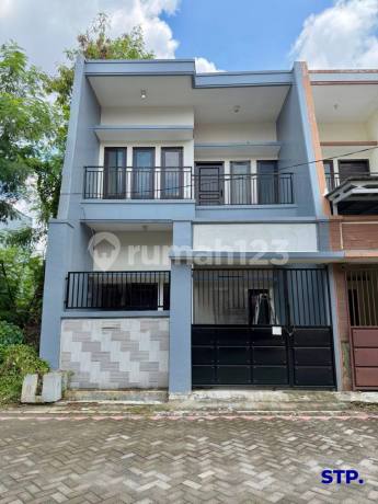 Dekat Merr, Hokky ,Klampis Semolo Tengah Arif Rahman Hakim Dekat Merr, Hokky ,Klampis Semolo Tengah Arif Rahman Hakim