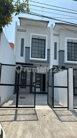 Rumah 2 Lantai Rungkut Asri Lokasi Enak Dekat Upn, Purimas, Gunung Anyar, Medokan Asri Barat, Medokan Asri Utara, Graha Ykp, Rungkut, Yakaya, Rungkut Mapan Barat, Rungkut Mapan Tengah, Merr, Rungkut Asri Barat, Rungkut Asri Timur, Rungkut Asri Tengah Unfu Rumah 2 Lantai Rungkut Asri Lokasi Enak Dekat Upn, Purimas, Gunung Anyar, Medokan Asri Barat, Medokan Asri Utara, Graha Ykp, Rungkut, Yakaya, Rungkut Mapan Barat, Rungkut Mapan Tengah, Merr, Rungkut Asri Barat, Rungkut Asri Timur, Rungkut Asri Tengah Unfu