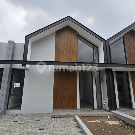 Ready-to-Occupy House in Sayap Kopo, New Bandung, Near Soroja Toll Access Ready-to-Occupy House in Sayap Kopo, New Bandung, Near Soroja Toll Access