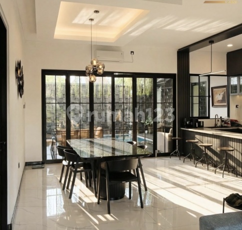 Dijual Cepat Rumah Mewah Anthea BSD Lokasi Strategis Dijual Cepat Rumah Mewah Anthea BSD Lokasi Strategis