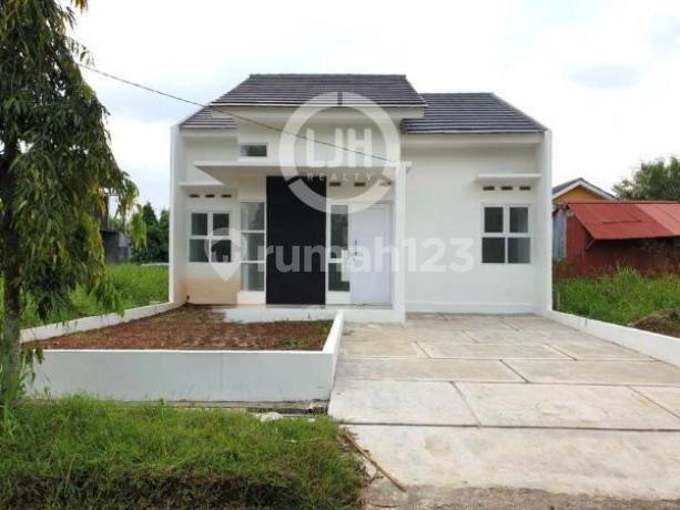 Rumah Hook Siap Huni Dalam Cluster di Bukit Mekar Wangi. Rumah Hook Siap Huni Dalam Cluster di Bukit Mekar Wangi.