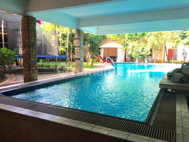 Luas Tanah 1628 M2, Row Jalan Lebar di Pejaten, Harga bisa Nego