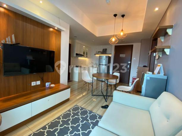 Disewal Apartemen FULL FURNISH MEWAH Siap Huni Terawat di Grand Sungkono Lagoon Tower Venetian dekat dengan Mayjend Sungkono, Bundaran Satelit, Tol Satelit, HR Muhammad, Dukuh Kupang, Ciputra World, Gunungsari, Villa Bukit Mas, Superindo, Darmo permai, Vo