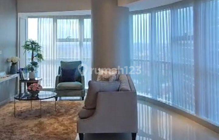 Dijual Apartemen One Icon Private Lift, Full Furnished, di atas mall Tunjungan Plaza, dekat The Peak, Praxis, Sumatra 36