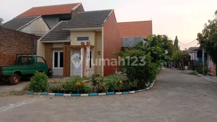 Dijual Rumah di Green Puspa Asri Sidoarjo Dekat dengan Taman Puspa Sari, Bumi Cabean Asri, Sdn 1 Kedung Peluk, Jalan Lingkar Timur Sidoarjo