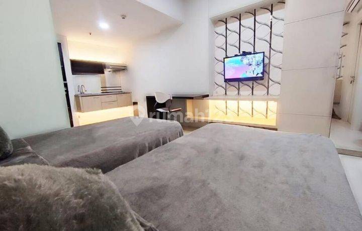 Dijual Apartemen FULL FURNISH Baru Renov di The Square  dekat dengan Universitas Petra, Kutisari, Padang Pasir, Rungkut, Tenggilis, Pondok Tjandra, Tol Tambak Sumur, Jalan Ahmad Yani, Waru, Cito, Apartemen Metropolis, Apartemen Tamansari Papilio