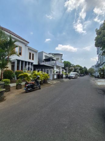Luxury House Metropolitan Residence, Landak Baru. Strategically Located in the Center of Makassar City. 4 Bedrooms. Furnished