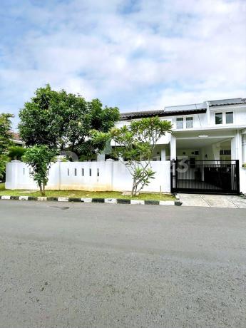 Rumah Mewah Hook Siap Huni di Karang Tengah Lebak Bulus