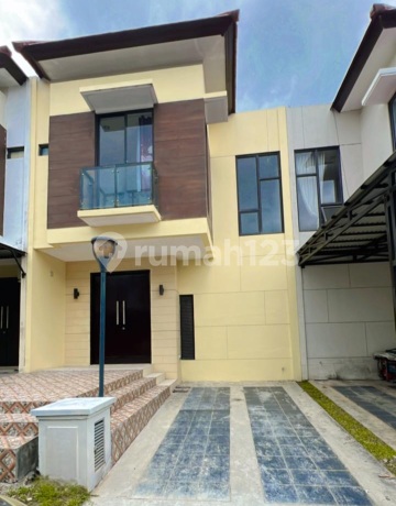 Disewakan Rumah Cantik Daerah Holland Village, Harga Sangat Murah Disewakan Rumah Cantik Daerah Holland Village, Harga Sangat Murah