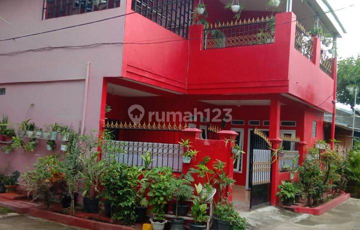 Rumah Terawat Bangunan 2 Lantai di Permata Harjamukti Selatan