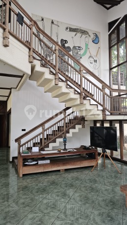 Rumah Hitung Tanah di Jagakarsa, Ada Halaman Luas, Mall