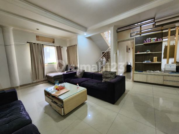 Rumah 2 Lantai Semi Furnish Di Sayap Batununggal Amaya Residence