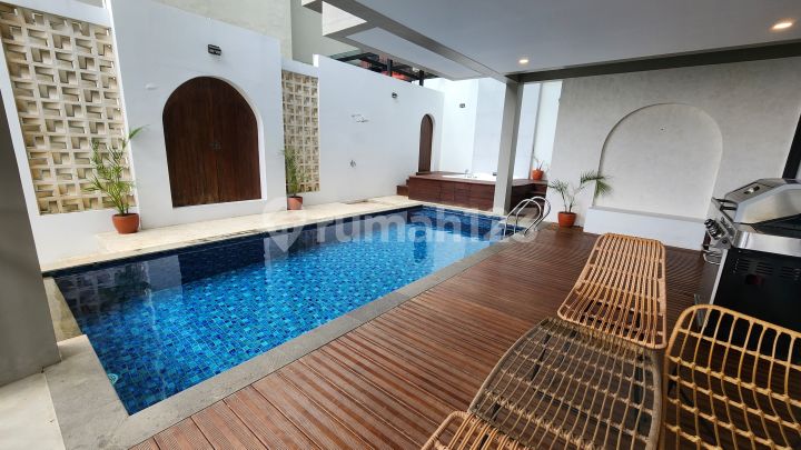 Beautiful 2-Story Villa with Bandung City View in Dago Village Beautiful 2-Story Villa with Bandung City View in Dago Village