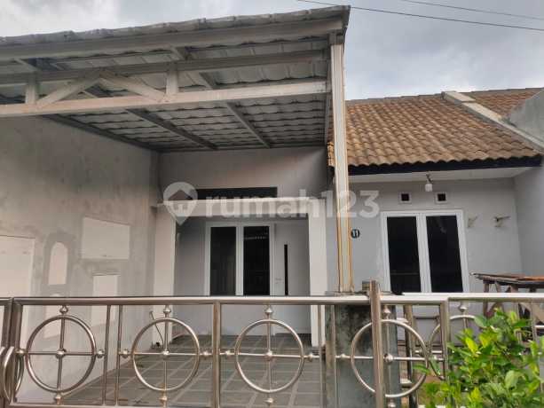 Hunian Minimalis Sudah Renovasi Puri Hijau Regency Hunian Minimalis Sudah Renovasi Puri Hijau Regency