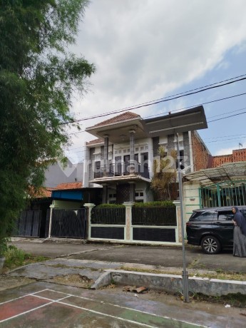 Hunian Bagus Sekali 2 Lantai Taman Puri Indah
