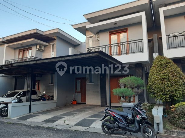 Minimalist 2-Story House in Cikutra, Central Bandung City