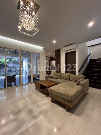 Rumah Full Furnised Dalam Cluster Serenia Hills di Lebak Bulus, Jakarta Selatan Rumah Full Furnised Dalam Cluster Serenia Hills di Lebak Bulus, Jakarta Selatan