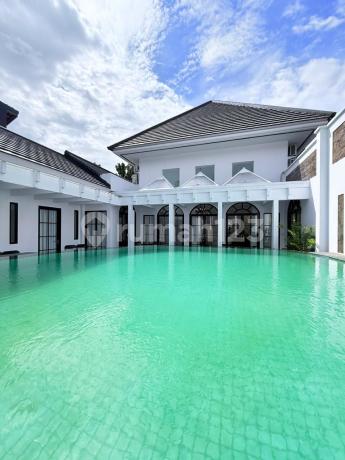 American Classic House in Menteng New Luxury Premium Area Menteng SHM