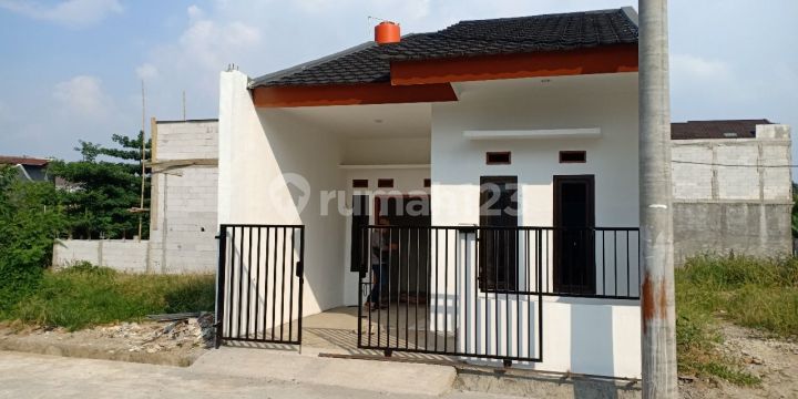 Rumah lokasi setrategis dekat lrt cikunir 2 akses jatibening galaxi caman